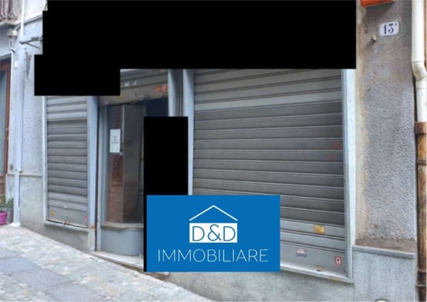 negozio in vendita a Lanzo Torinese in zona Colombaro