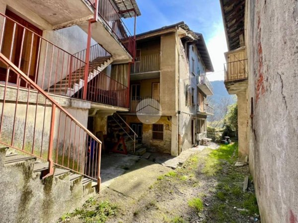 appartamento in vendita a Lanzo Torinese in zona Colombaro