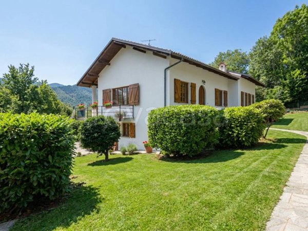 casa indipendente in vendita a Lanzo Torinese in zona Oviglia