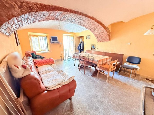 pentavano in vendita a Lanzo Torinese in zona Ovairo