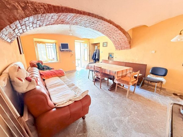 casa semindipendente in vendita a Lanzo Torinese in zona Ovairo
