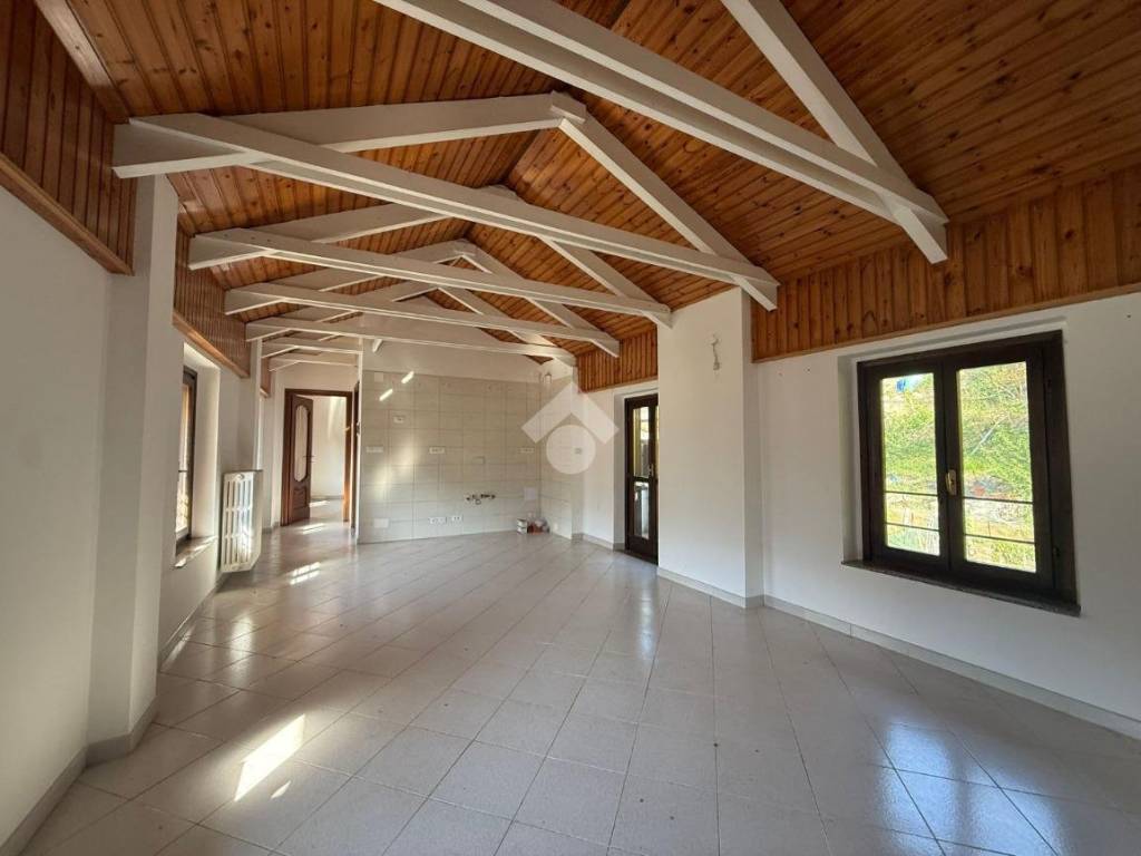 appartamento in vendita a Lanzo Torinese in zona Colombaro