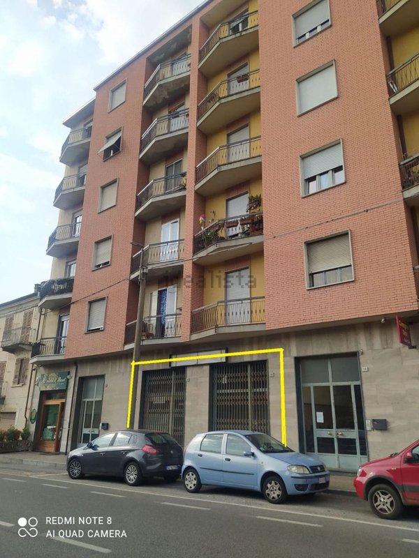 locale commerciale in vendita a Lanzo Torinese