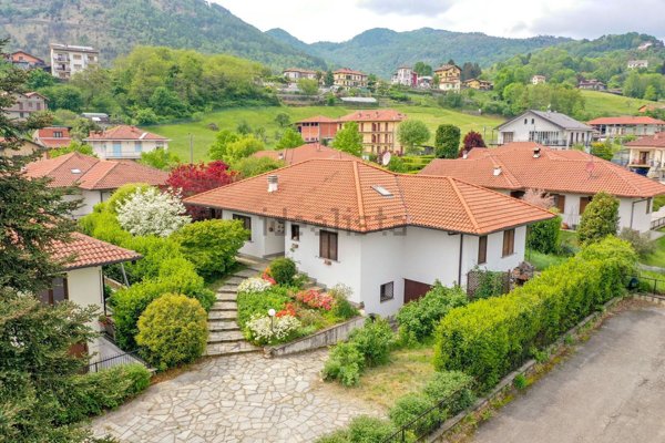 casa indipendente in vendita a Lanzo Torinese