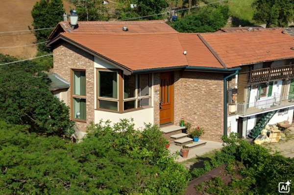 casa indipendente in vendita a Lanzo Torinese in zona Oviglia