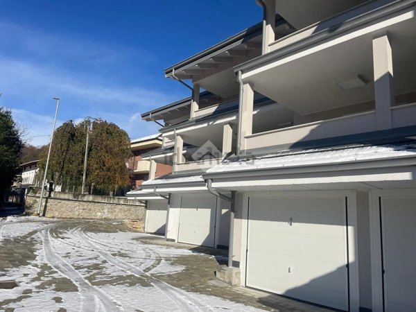 appartamento in vendita a Lanzo Torinese in zona Oviglia