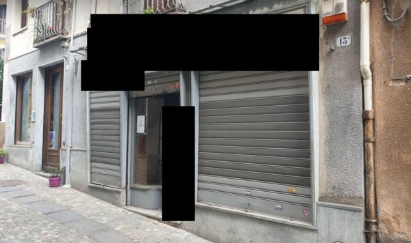 negozio in vendita a Lanzo Torinese in zona Colombaro