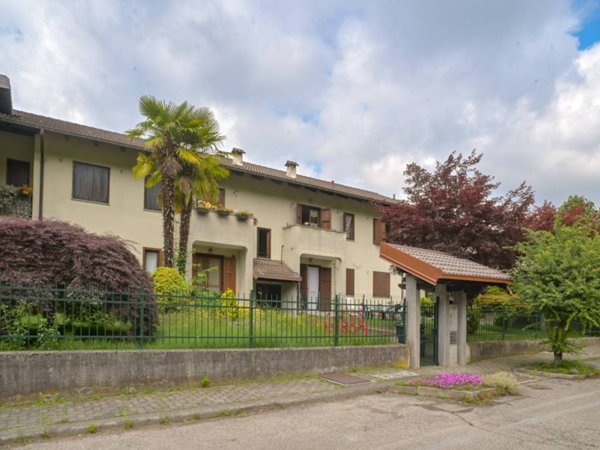 appartamento in vendita a Lanzo Torinese in zona Oviglia