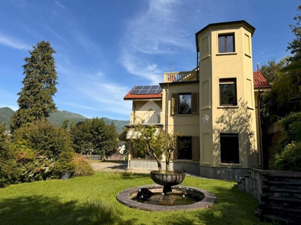 casa indipendente in vendita a Lanzo Torinese in zona Oviglia