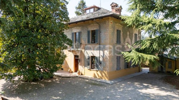 casa indipendente in vendita a Lanzo Torinese in zona Oviglia