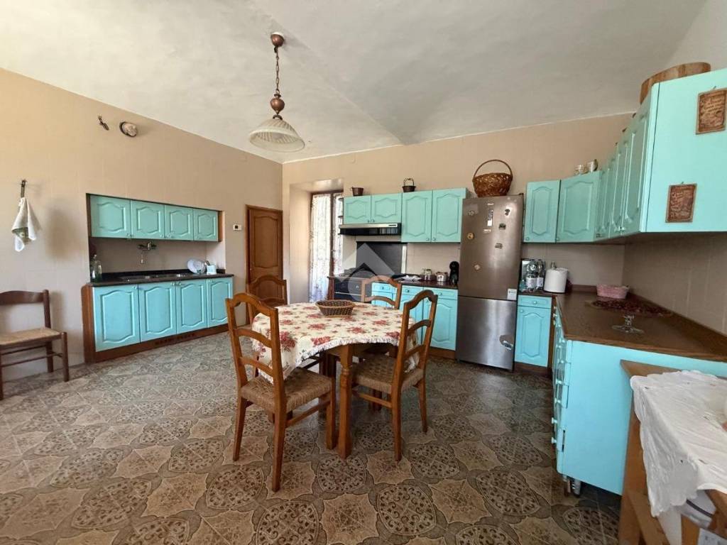 casa semindipendente in vendita a Lanzo Torinese in zona Oviglia