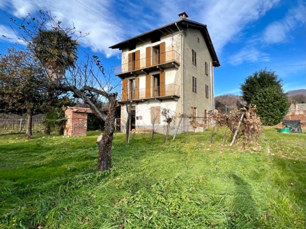 casa indipendente in vendita a Lanzo Torinese in zona Oviglia