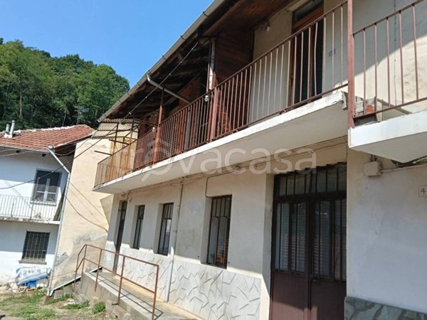 casale in vendita a Lanzo Torinese in zona Momello