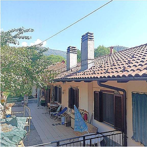 casa indipendente in vendita a Lanzo Torinese in zona Momello