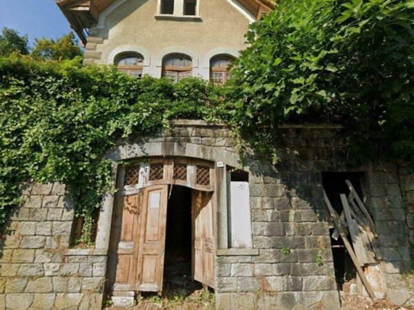 casa indipendente in vendita a Lanzo Torinese