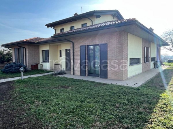 casa indipendente in vendita a Chignolo Po