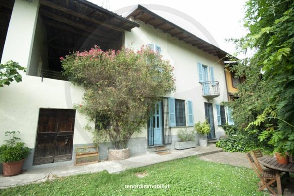 casa indipendente in vendita a Chignolo Po in zona Cantonale