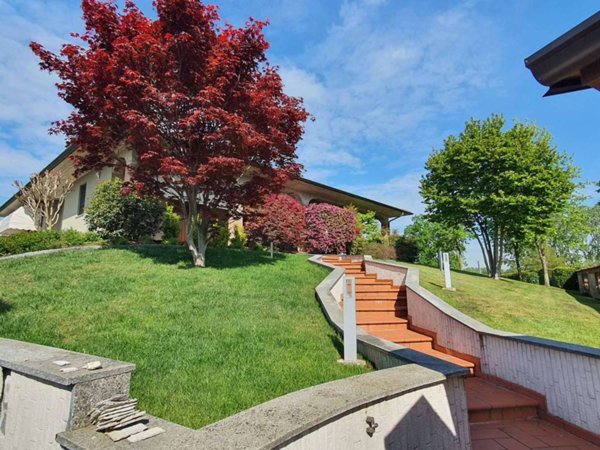 casa indipendente in vendita a Chignolo Po