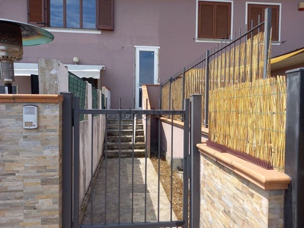 appartamento in vendita a Chignolo Po in zona Lambrinia