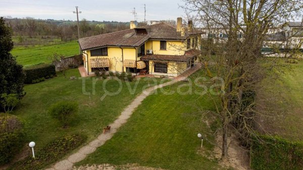 casa indipendente in vendita a Chignolo Po