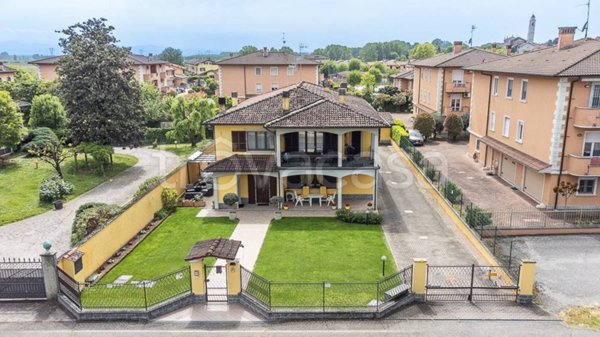 casa indipendente in vendita a Chignolo Po