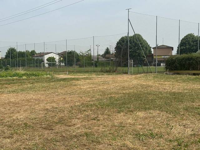 terreno edificabile in vendita a Chignolo Po in zona Lambrinia