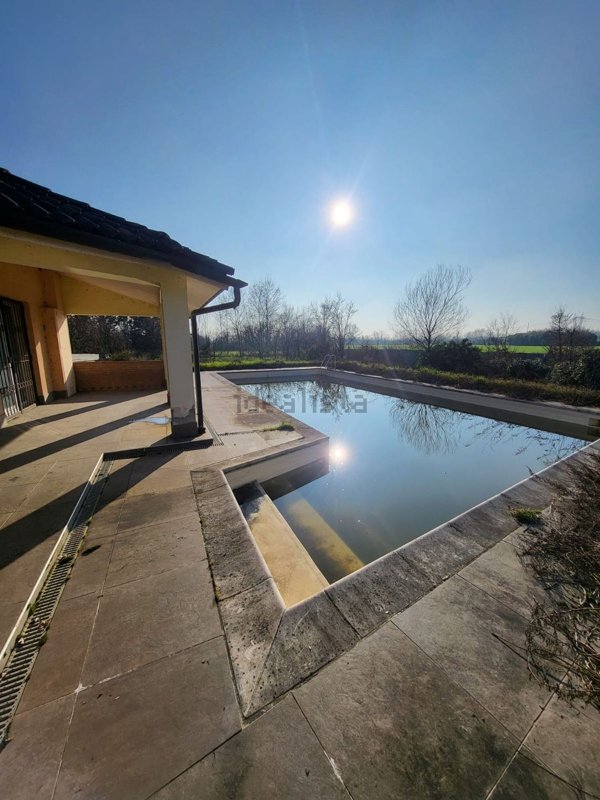 casa indipendente in vendita a Chignolo Po