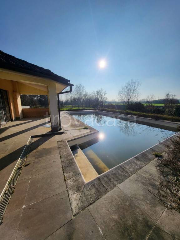 casa indipendente in vendita a Chignolo Po
