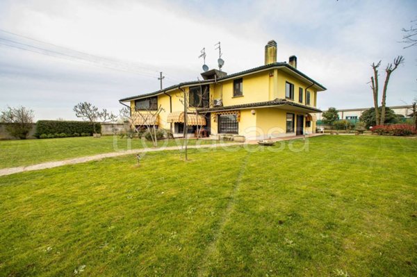 casa indipendente in vendita a Chignolo Po