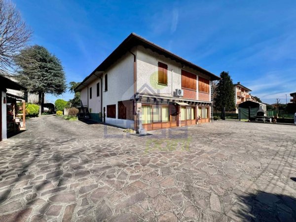 casa indipendente in vendita a Chignolo Po