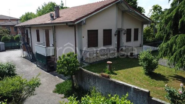casa indipendente in vendita a Chignolo Po