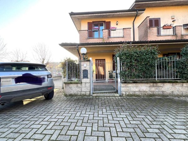 casa indipendente in vendita a Chignolo Po