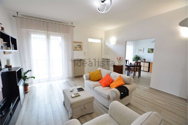 casa indipendente in vendita a Chignolo Po in zona Lambrinia