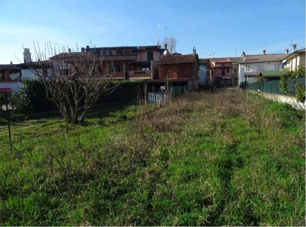terreno agricolo in vendita a Chignolo Po