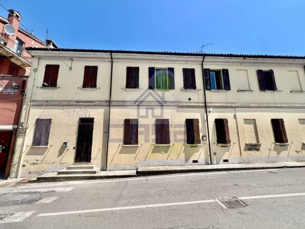 appartamento in vendita a Chignolo Po in zona Lambrinia