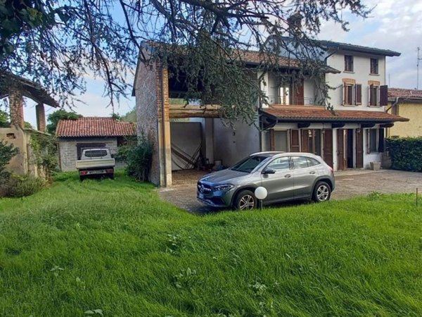 casa indipendente in vendita a Chignolo Po