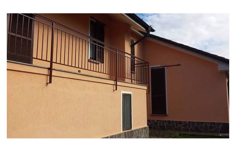 casa indipendente in vendita a Chignolo Po in zona Lambrinia