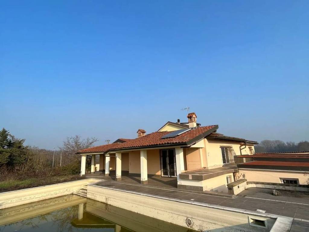 casa indipendente in vendita a Chignolo Po