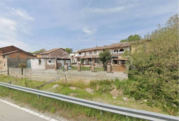 casa indipendente in vendita a Chignolo Po in zona Lambrinia