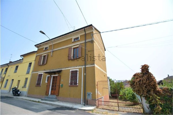 appartamento in vendita a Chignolo Po in zona Lambrinia