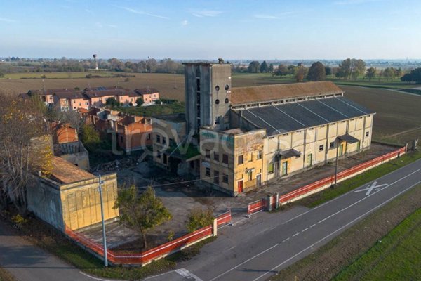 terreno edificabile in vendita a Chignolo Po
