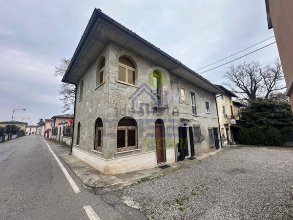 casa indipendente in vendita a Chignolo Po