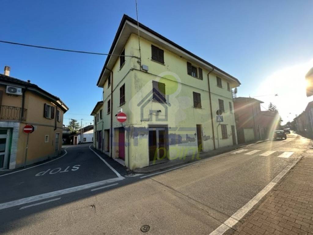 appartamento in vendita a Chignolo Po in zona Lambrinia
