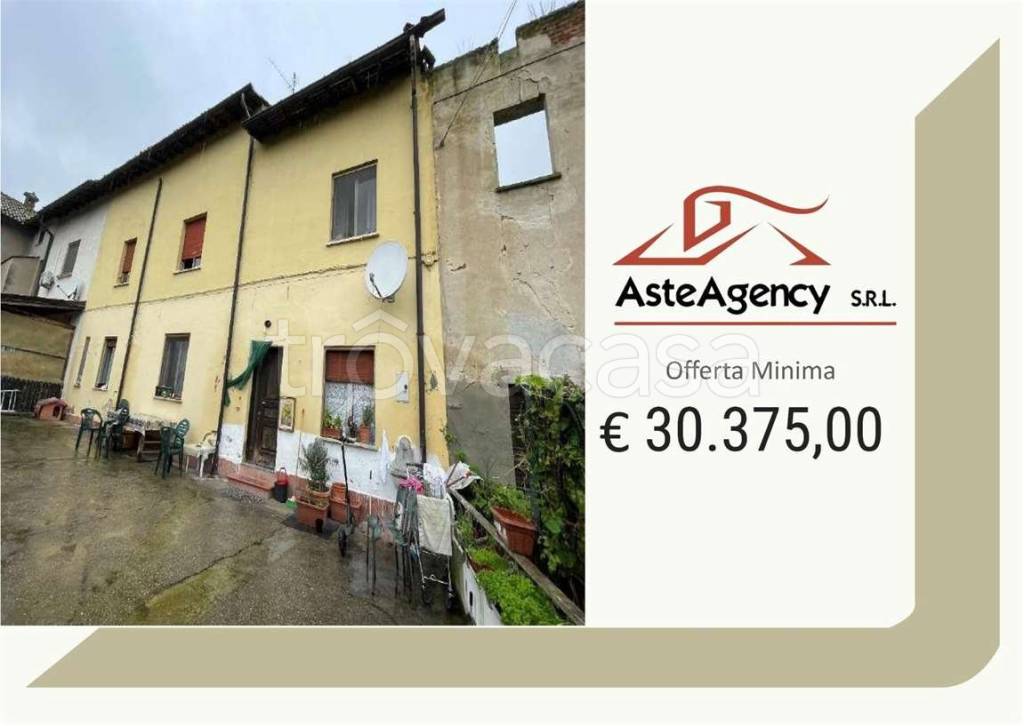 casa indipendente in vendita a Chignolo Po in zona Cantonale