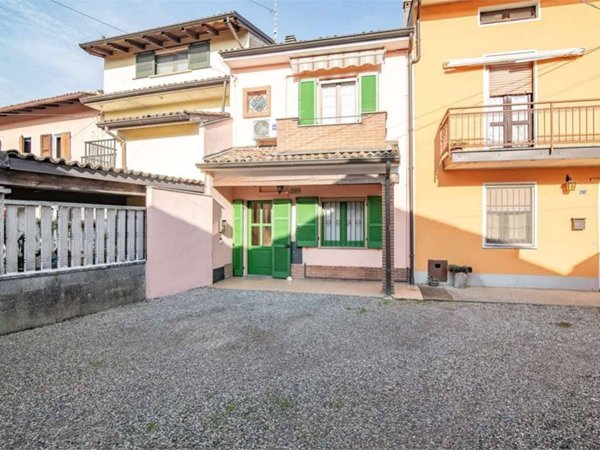 casa semindipendente in vendita a Chignolo Po