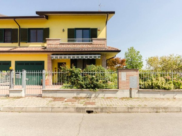 casa indipendente in vendita a Chignolo Po