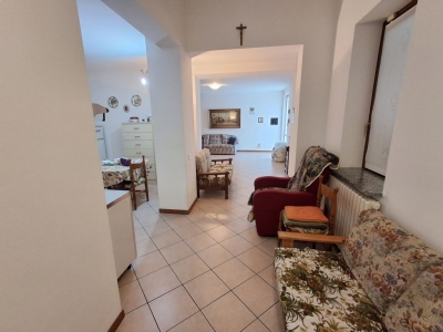 casa semindipendente in vendita a Chignolo Po in zona Lambrinia