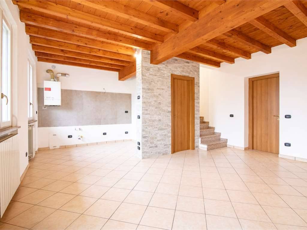 casa indipendente in vendita a Chignolo Po