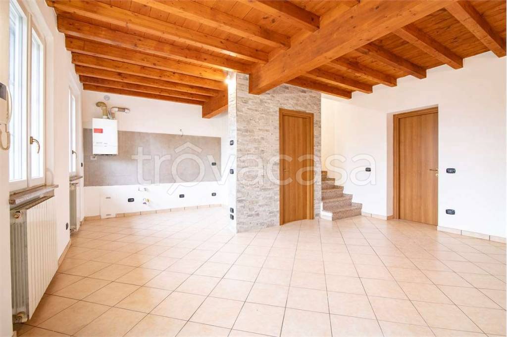 casa indipendente in vendita a Chignolo Po