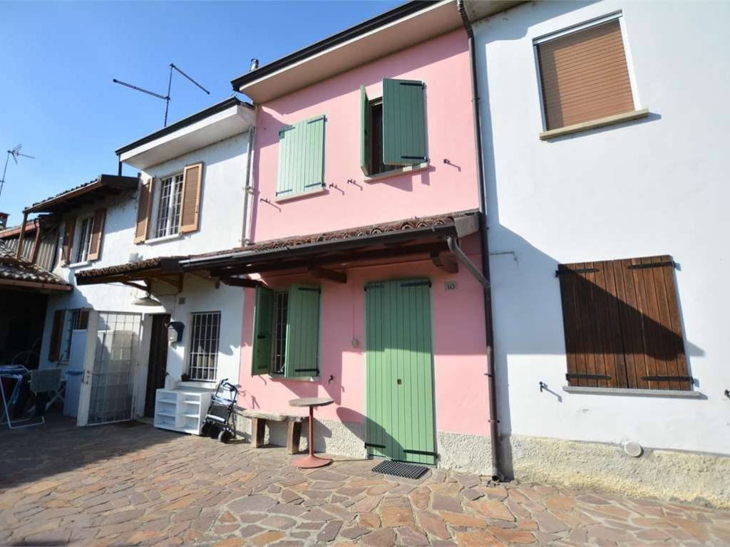casa indipendente in vendita a Chignolo Po in zona Alberone